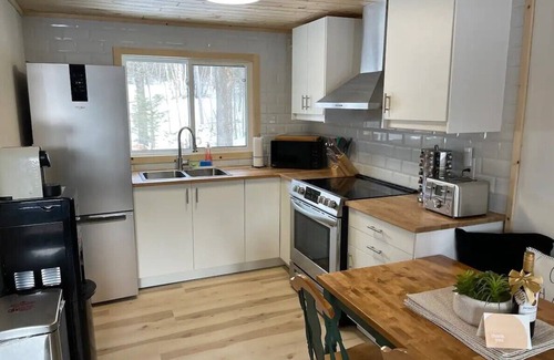Irondale Cabaña | Lake Front Cottage on Trooper Lake, Troy Hill Ont