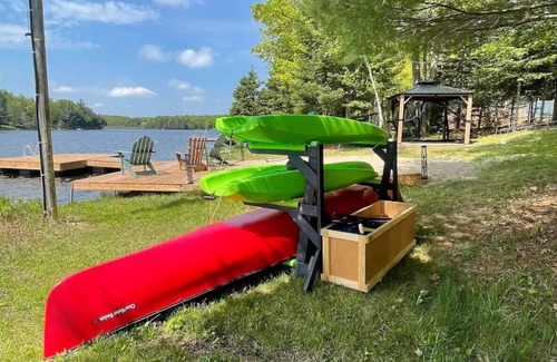 Irondale Cabaña | Lake Front Cottage on Trooper Lake, Troy Hill Ont
