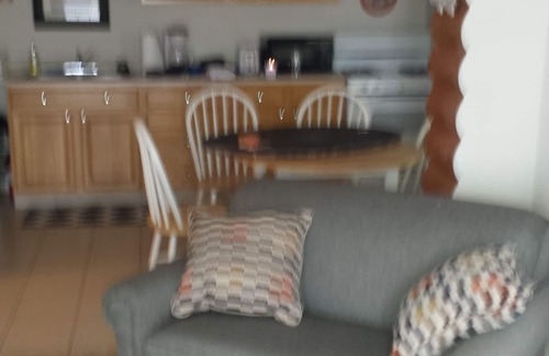 Delton Cabaña | Lake Front Cottage en Upper Crooked Lake