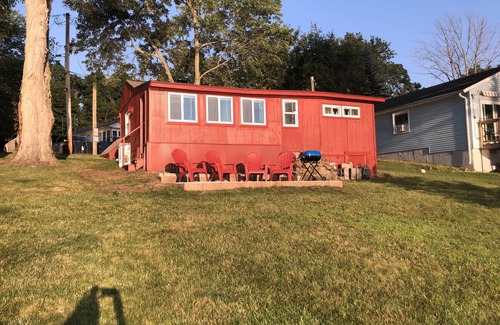 Middlefield Cabaña | Lake Front Cottage!