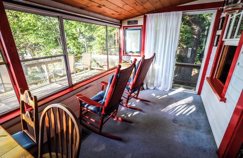 Ashburnham Casa | LAKE FRONT: Cozy 4-bedroom lake CAMP with WiFi and an outdoor firepit!
