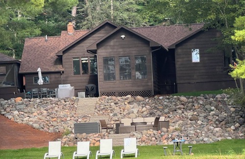 Lake Nebagamon Cabina | Lake Front Cozy Cabin on Lake Nebagamon!