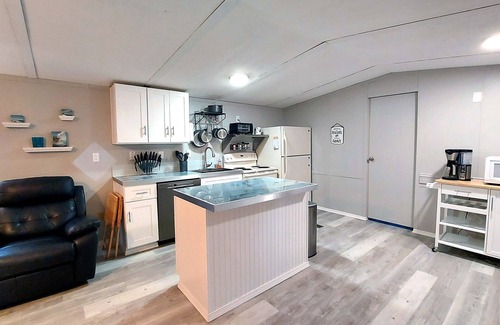 Avinger Casa | Lake front fun and relaxation