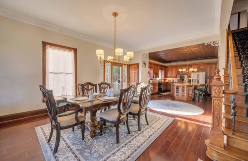 Lake Harmony Casa | Lake Front, Game/Gym/Sauna Room, Pool Table, Hot Tub, 2 Kitchens, Near Slopes
