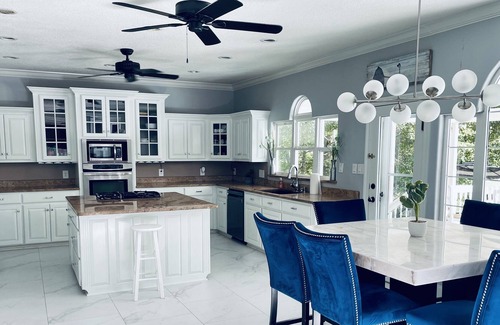 Mid America Casa | Lake Front - Game Room-Heated Pool-Hot tub- PM for Flexible pricing!