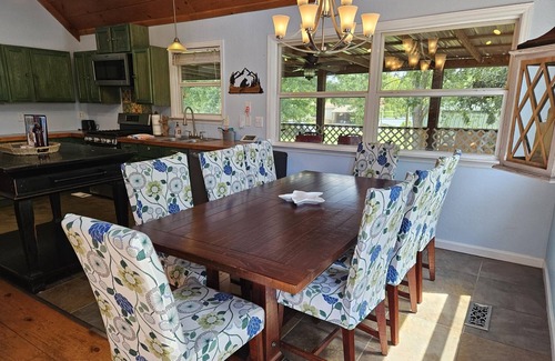 Dayton Cabaña | LAKE FRONT home at Lake Chickamauga FAMOUS for LARGEMOUTH BASS FISHING!