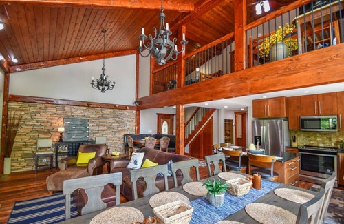 Dawsonville Casa | Relajante casa del lago con bañera de hidromasaje y fogata para la próxima temporada