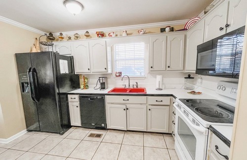 Vincent Casa | CASA FRENTE AL LAGO! Duerme 12. Bonus room con literas, ping pong y playstation.