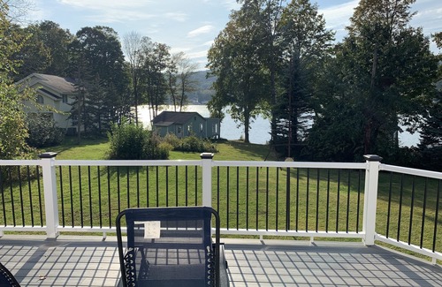 Middlefield Casa | Lake Front Home .....