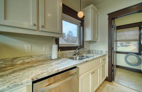 Cedar Cliff Casa | Lake Front Home with Stunning lake and mountain views