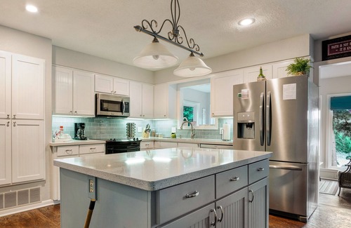 Holly Lake Ranch Casa | Lake Front - Hot Tub - Great Views - Fire Pit - Kayaks - Holly Lake Ranch