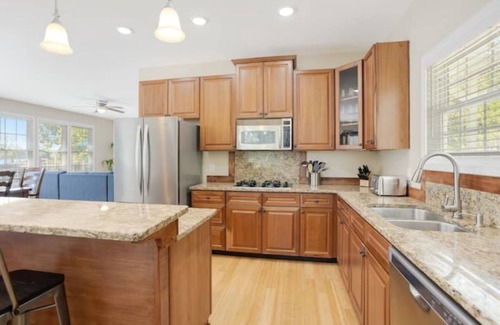Waterloo Casa | Lake front/kayaks/private dock/ firepit/game room w/ pool table/ sleeps up to 14