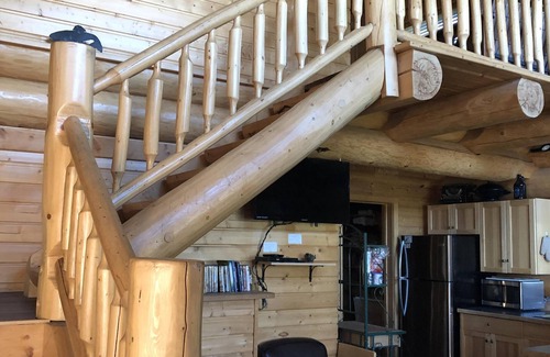 Soldotna Cabina | CABINA DE REGISTRO FRENTE AL LAGO! ¡CERCA DE LA PESCA DEL SALMÓN DEL RÍO KENAI! ¡BUNKHOUSE DISPONIBLE TAMBIÉN!