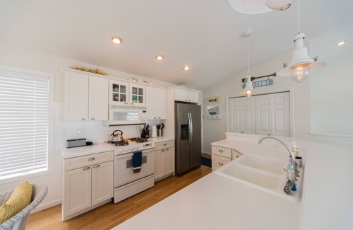 Gilbertsville Casa | Lake-front Luxury 5bdrm on Kentucky Lake - JZ Vacation Rentals