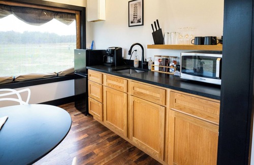 Coosa Complejo | Lake Front Luxury Suite: Hot Tub & Lake Views