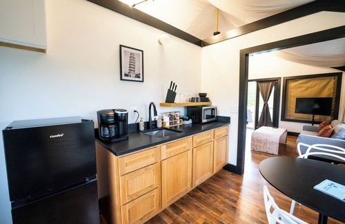 Coosa Complejo | Lake Front Luxury Suite: Hot Tub & Lake Views