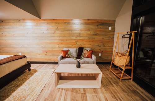 Cedar Bluff Complejo | Lake Front Modern Cabin: Hot Tub, TV, & Lake Views