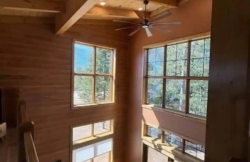 Rhinelander Cabina | Lake front NEW Cabin 2bd 2b AC/WIFI, kayak, beach, fish, firepit