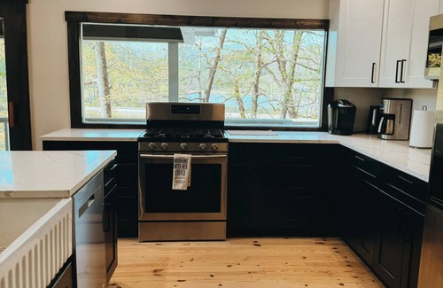 Hiawassee Casa | Lake Front, Newly Remodeled, Hot Tub, Fire Pit, Kids Playhouse, Pet Friendly!