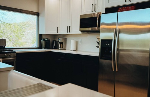 Hiawassee Casa | Lake Front, Newly Remodeled, Hot Tub, Fire Pit, Kids Playhouse, Pet Friendly!