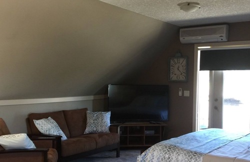 Chestermere Casa | Loft privado frente al lago