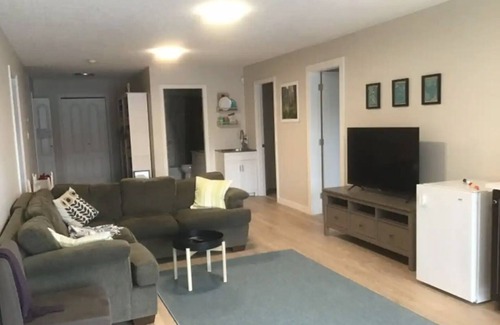 Langford Casa | Lake Front Retreat 10 miles from downtown Victoria and close to all amenities