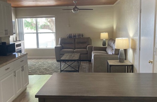 Dade City Apartamento | Lake Front Retreat...Get away from it all and relax ...away from the city lights