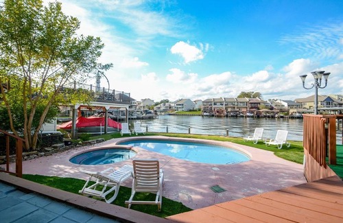 April Sound Casa | Lake front retreat with pool, spa, golf, fishing, boat slip, 4 bed, 4 bath sleeps 21