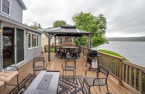 Dundee Casa | Lake Front Reverie- Waneta Lake, NY