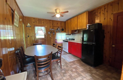 Beach Lake Casa | Lake Front Rustic Cabin #1 on Private Lake!