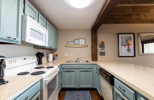 Lake Harmony Casa | Lake Front Townhome in Heart of Poconos