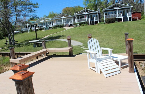 Hiawassee Chalet De Esquí | Frente al lago, dos muelles, ideal para familias, cocina completa, hogar lejos del hogar.