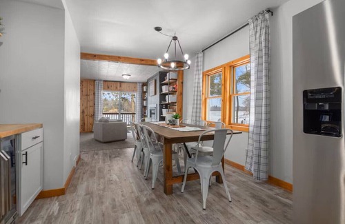Shawano Casa | LAKE FRONT! WaterToys! Private Dock! Firepit|Grill