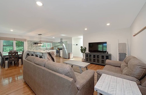 Bracey Casa | Lake Gaston Duo Side A Kayak, Water mat, Gameroom
