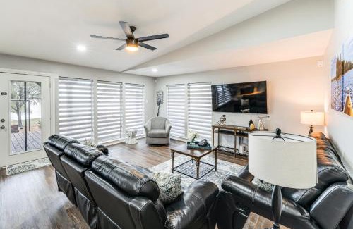 Lakewood Village Casa | Lake Gem Private Dock and Large Patio in Lewisville