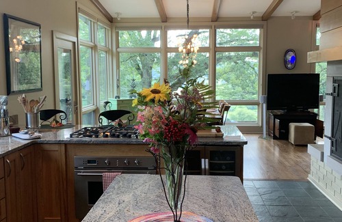 Zenda Casa | Lake Geneva Area: Pet Friendly Country Sanctuary, Sleeps 8