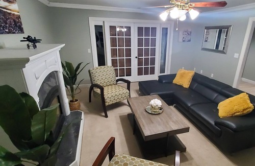 Queensbury Casa | Lake george get away close to saratoga and the adirondack