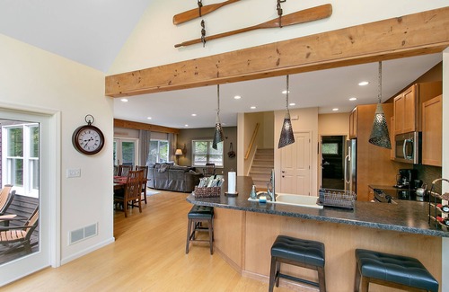 Lake George Casa | Lake George Mountain Retreat (Familia y mascotas)