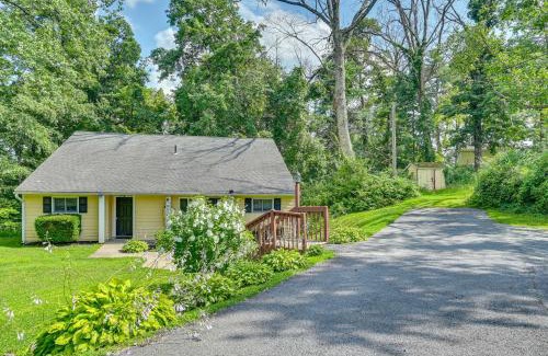 Lake George Casa | Lake George Townhome with Deck 2 Mi to The Outlets!