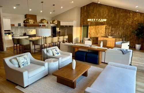 Putnam Station Casa | Lake George Waterfront Paradise Dock Slip