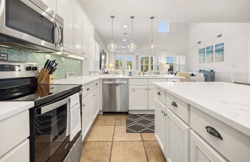 Laurel Grove Casa | LAKE/GOLF COURSE, screened porch~ Golf Cart~ FREE Activities~ Pool, HotTub