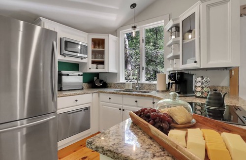 Newland Cabina | Lake, Golf & Hike at Linville Lodge in Linville Land Harbor Resort Community