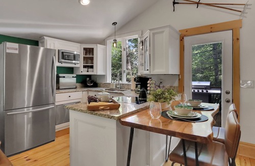 Newland Cabina | Lake, Golf & Hike at Linville Lodge in Linville Land Harbor Resort Community