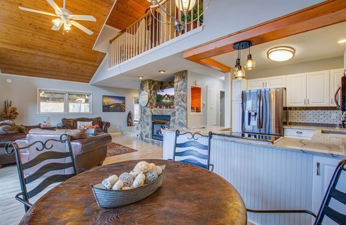 Waterloo Casa | Lake Greenwood Waterfront Paradise w wrap around porches, dock/ramp & Hot Tub