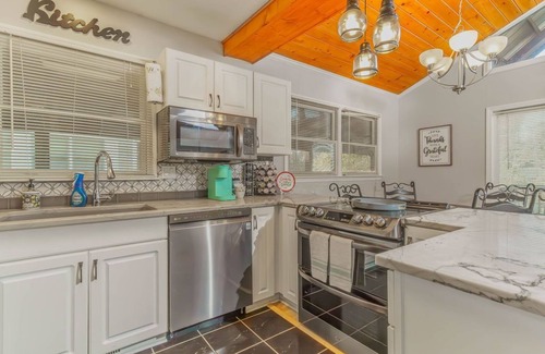 Waterloo Casa | Lake Greenwood Waterfront Paradise w wrap around porches, dock/ramp & Hot Tub