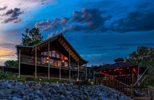 Waterloo Casa | Lake Greenwood Waterfront Paradise w wrap around porches, dock/ramp & Hot Tub