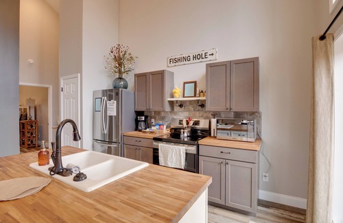 Guntersville Apartamento | Lake Guntersville Getaway w/ Shared Boat Dock!
