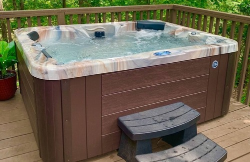 Anderson Cabaña | Lake Hartwell cottage - Hot Tub!