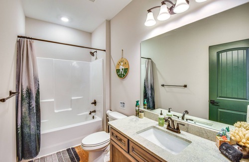 Fair Play Cabaña | Lake Hartwell Cottage w/ Boat Dock: Near Clemson