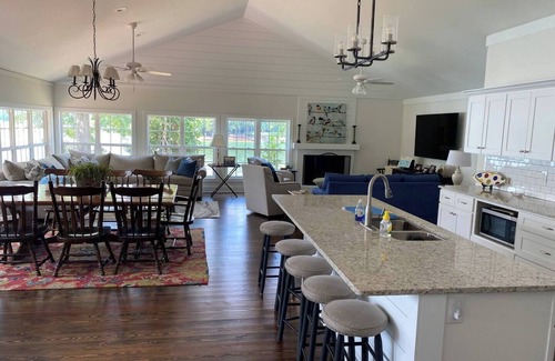 Fair Play Casa | Lake Hartwell Hideaway 20 Minutes to Clemson!